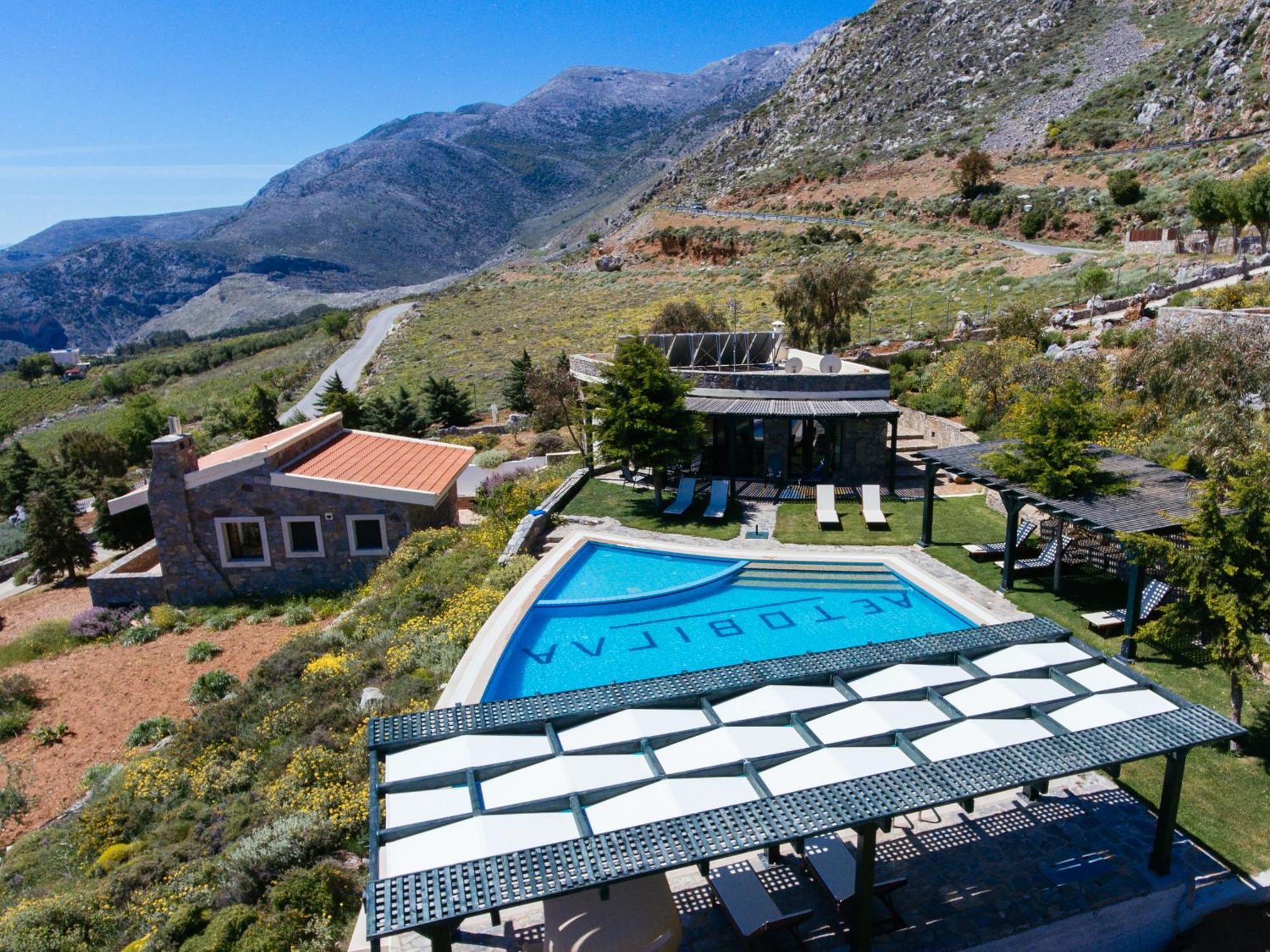 Aetovigla Guesthouse Krousonas  Exterior photo