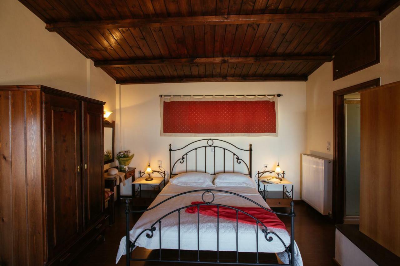 Aetovigla Guesthouse Krousonas  Exterior photo